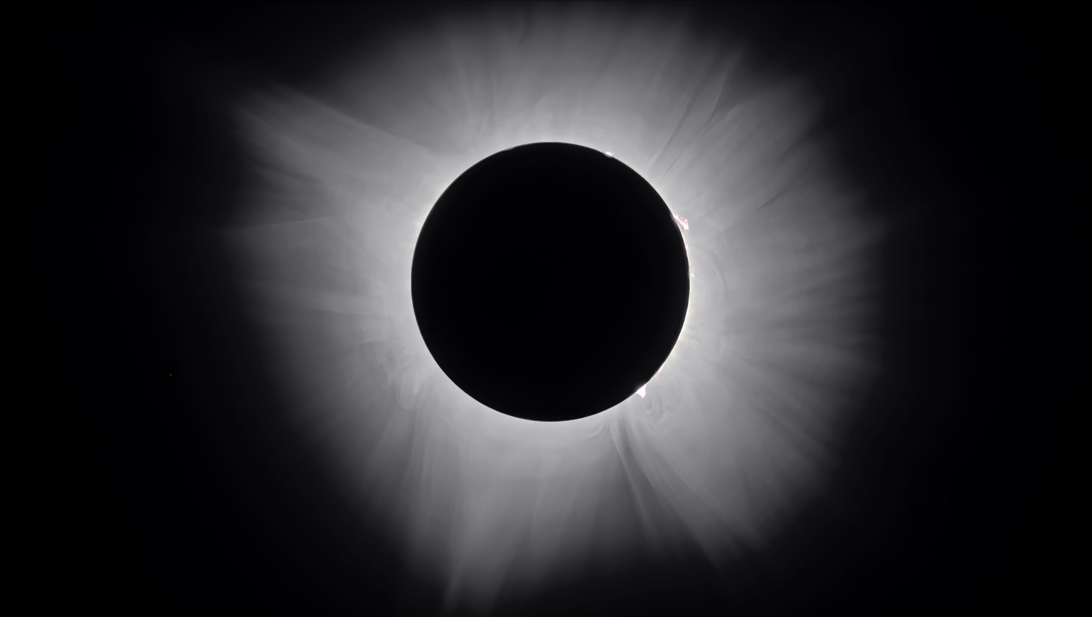 The 2027 total solar eclipse over Luxor: six minutes of darkness above the Valley of the Kings