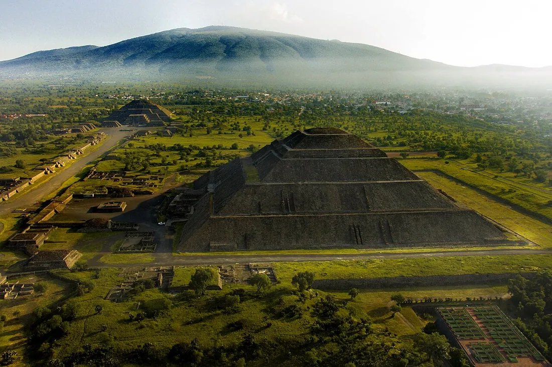 Teotihuacan pyramids day trip